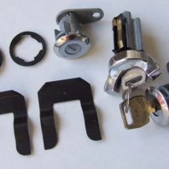 Mustang Auto Parts DOOR & IGNITION CYLINDER KEYED ALIKE XA-XB 1970-1973 Mustang