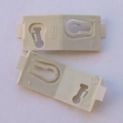 Mustang Auto Parts BOOT MOULD RETAINER PLASTIC XY FALCON