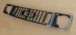 Mustang Auto Parts GRILLE STANDARD 1973 LESS MOULDS